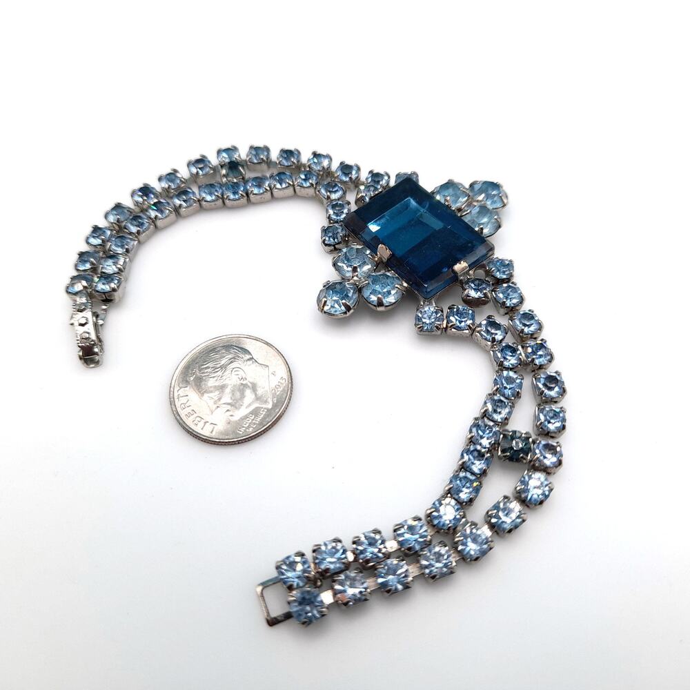 Light Blue Art Glass Rhinestone Bracelet, Mid-Century, 1960s Vintage Jewelry - Picture 6 of 10